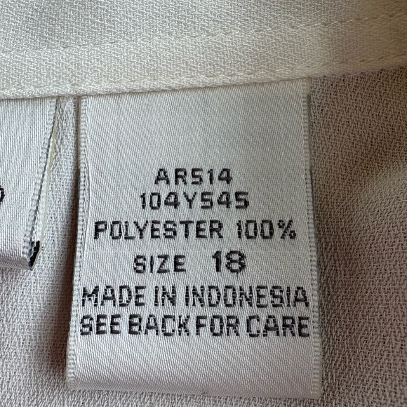 NWT - Elegant White Button-Up Blouse With Beading - Picture 10 of 14